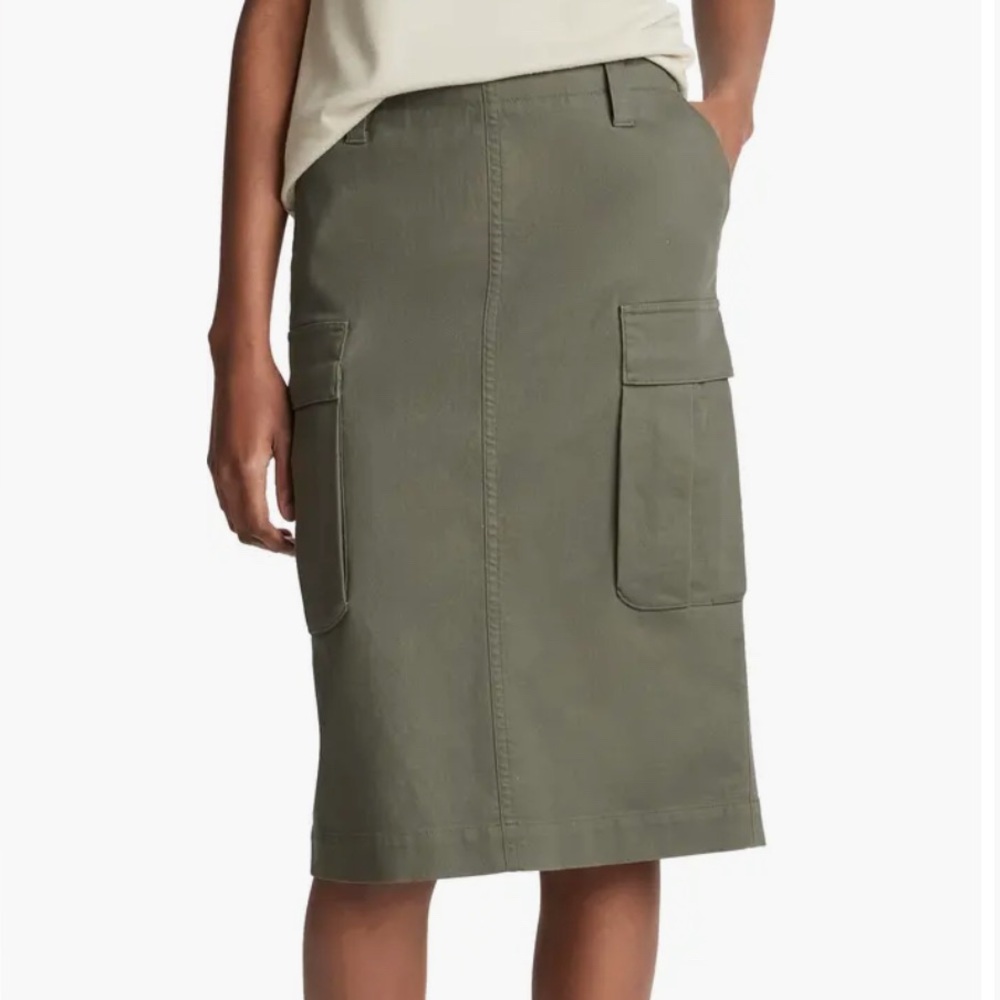 Olive Green Women's Cargo Skirt size 4 fits like 6